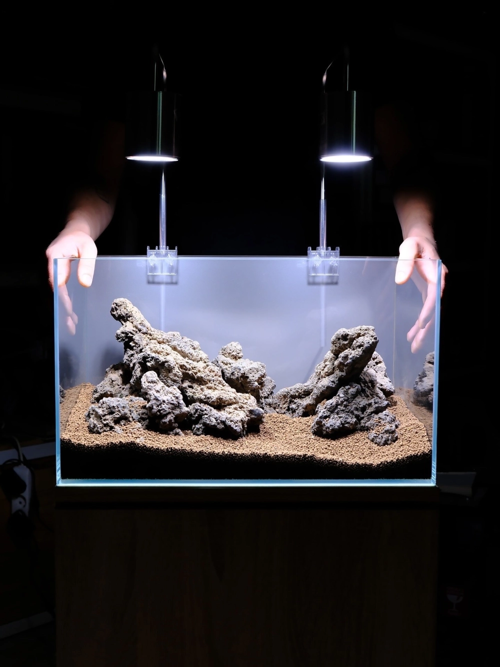 Bể cá mini để bàn trang trí bằng đá thạch anh trắng