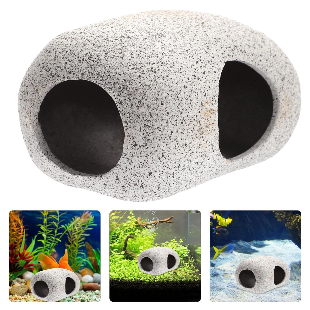 Tượng gốm trang trí bên cạnh nhà gốm cho cá