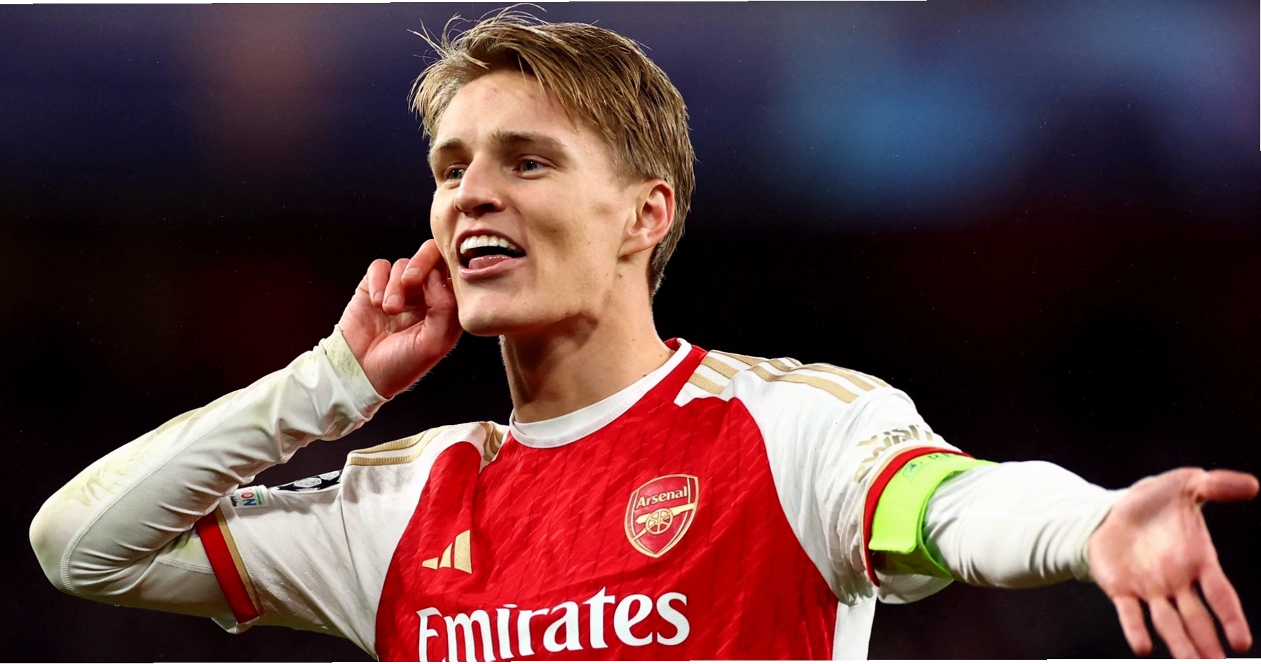 Martin Ødegaard ăn mừng bàn thắng tại Arsenal