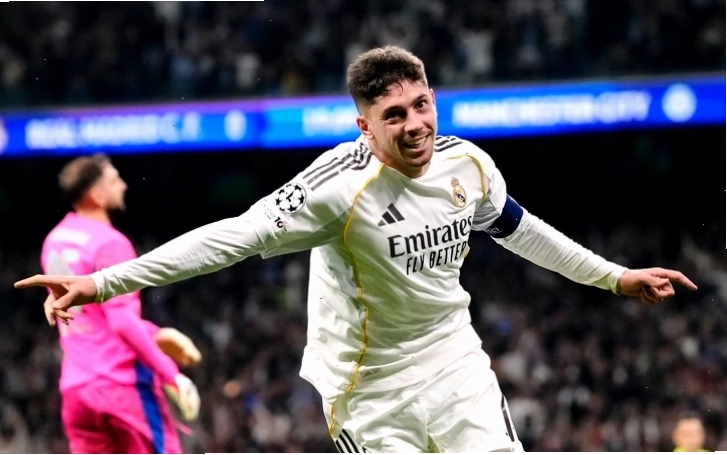 Thibaut Courtois kiến tạo cho đồng đội ghi bàn tại Champions League